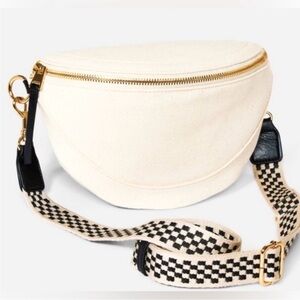NWOT Crossbody Universal Thread Cream Semi-Circle Bag Tan/Black Checker Strap